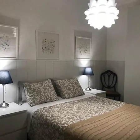 Fantastic 2 Bedrooms In Campolide - Rc ליסבון